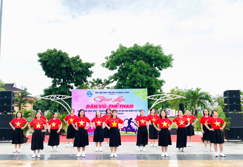Đồng diễn dân vũ 11